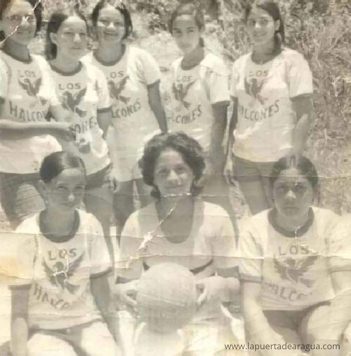 Equipo Los Halcones de Las Tejerías, año 1973, con sus integrantes en una fotografía histórica.