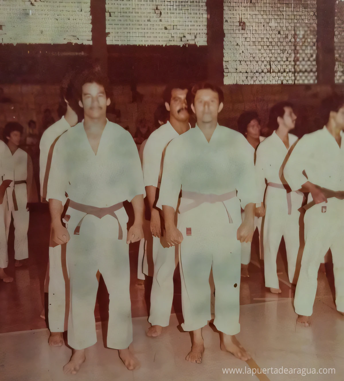 Equipo de karate de Las Tejerías, ganador del segundo campeonato JKA en San Cristóbal, 1983.