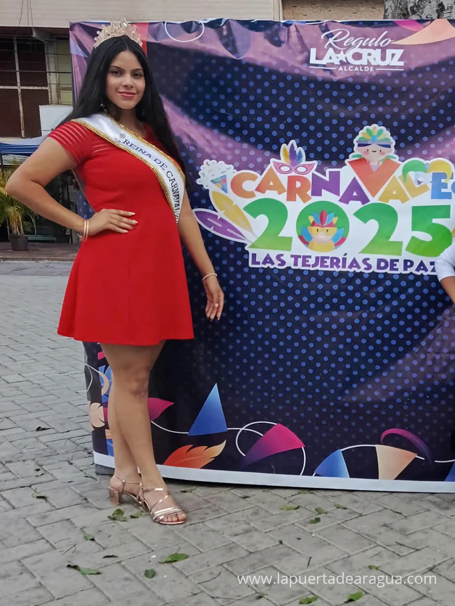 reinas-50-B Julieta Agrinzones, reina de la categoría Pre Teen de los carnavales de Las Tejerías durante 2025.